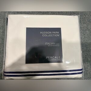 Hudson Park Collection Italian Percale King Comforter cover | white/marine/navy